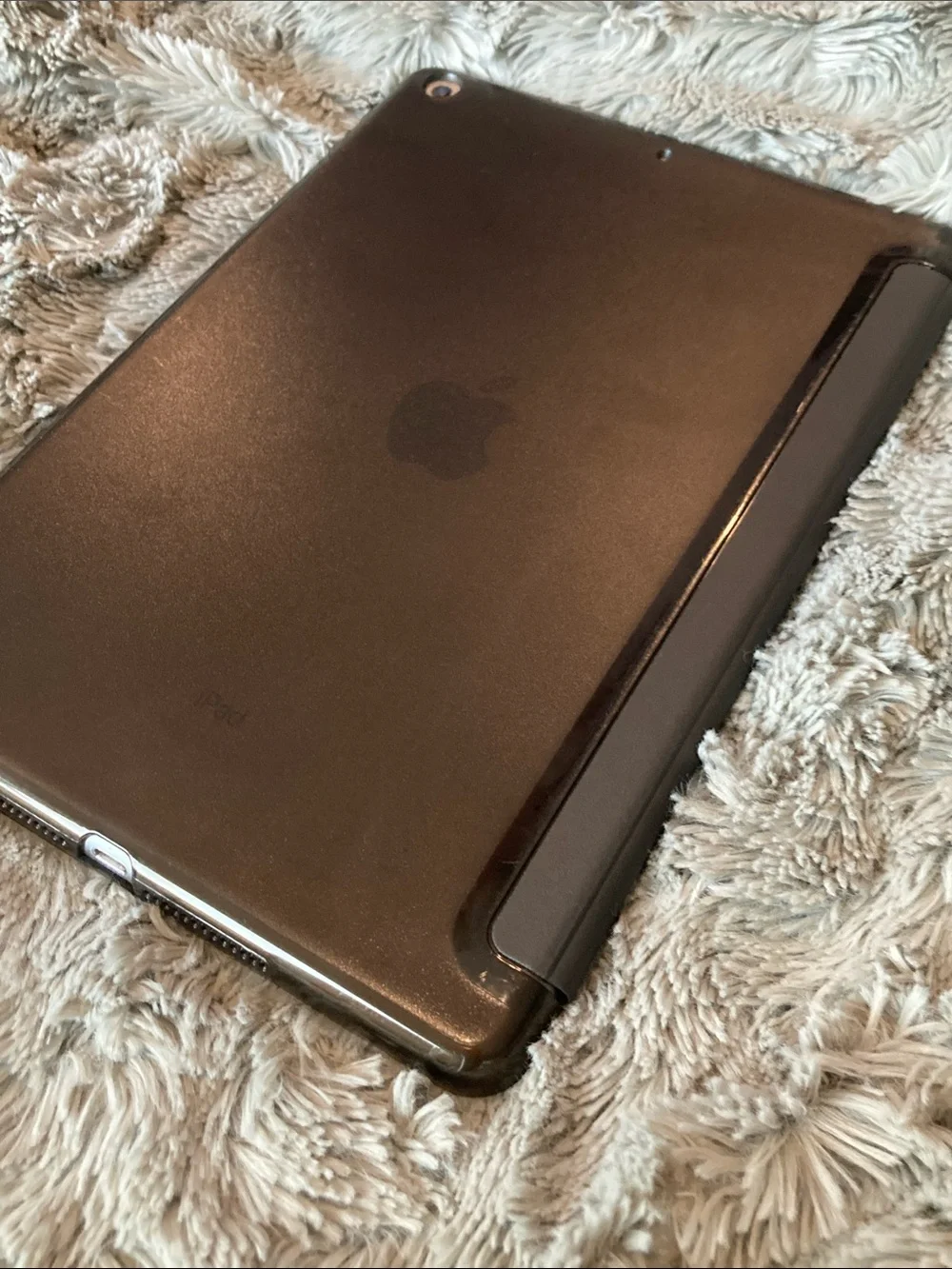 Apple iPad 5th Gen - Charger included ⚡️